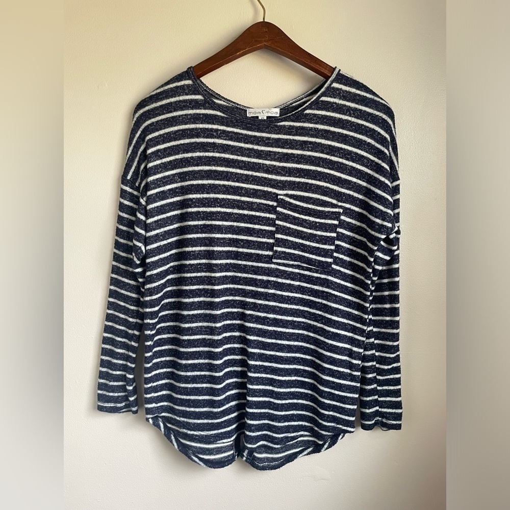 Moa Moa navy and white striped top women’s size XS